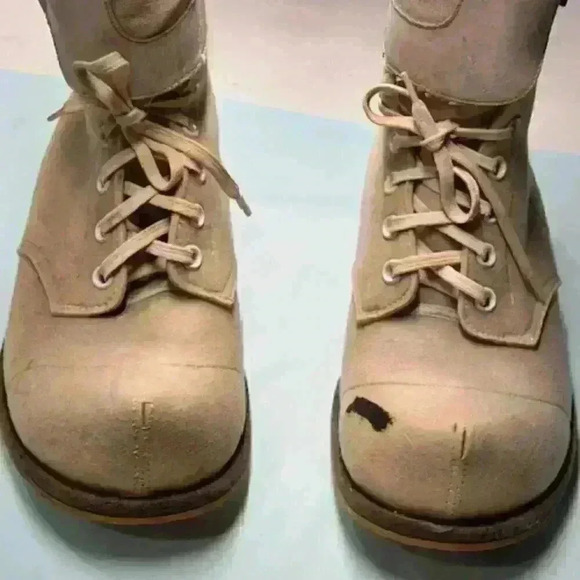 VINTAGE KOREAN WAR "Bunny Boots"  A R Hyde & Sons Boots - Picture 10 of 14